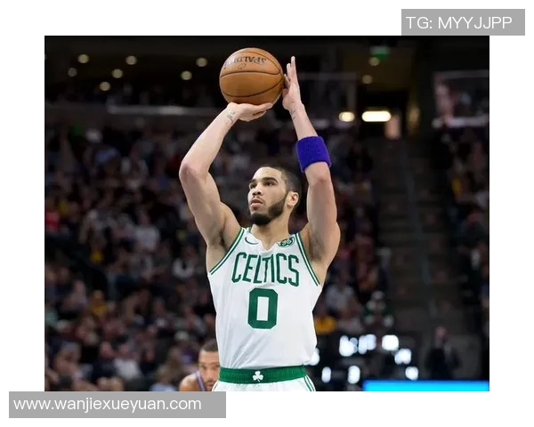 德雷克莱夫利二世：未来篮球之星的崛起与挑战