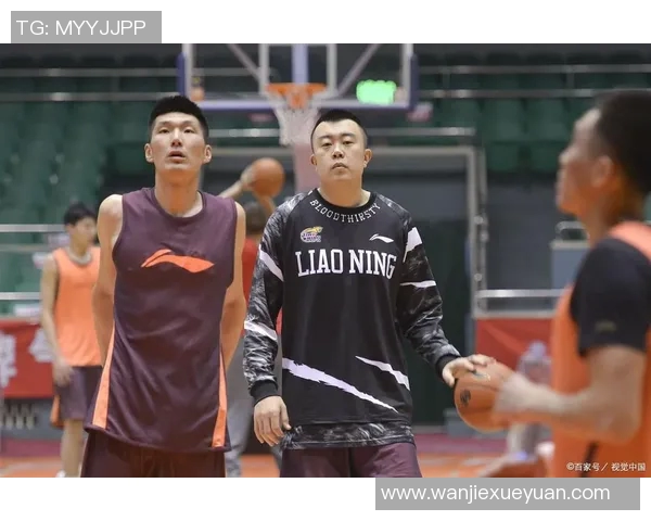 韩德君:从篮球场上的巨人到生活中的榜样,见证奋斗与坚持的传奇旅程 韩德君:从篮球场上的巨人到生活中的榜样,见证奋斗与坚持的传奇旅程