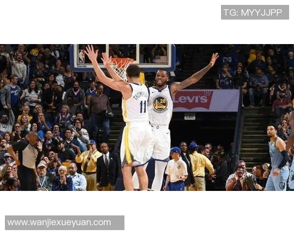 猛龙战胜活塞,莱昂纳德神勇表现引领球队走向胜利 猛龙战胜活塞,莱昂纳德神勇表现引领球队走向胜利