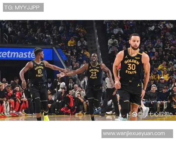 勇士与雄鹿精彩对决回放NBA赛场巅峰对决重温经典时刻